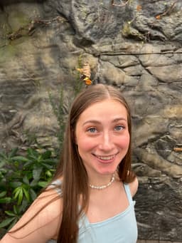 Mgr. Terezka Lochneska